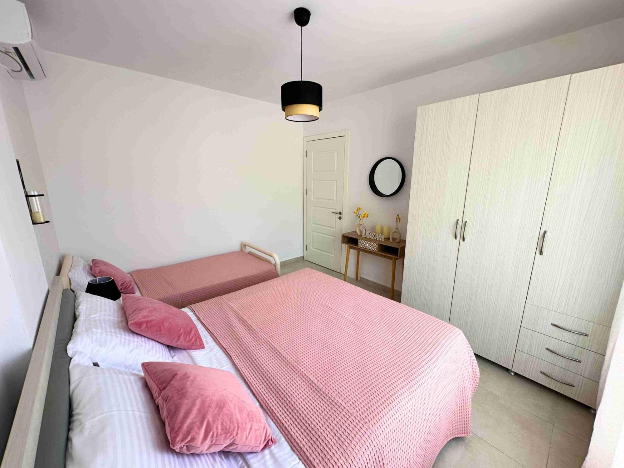 Tropicana Apartments เดอร์มี ภายนอก รูปภาพ